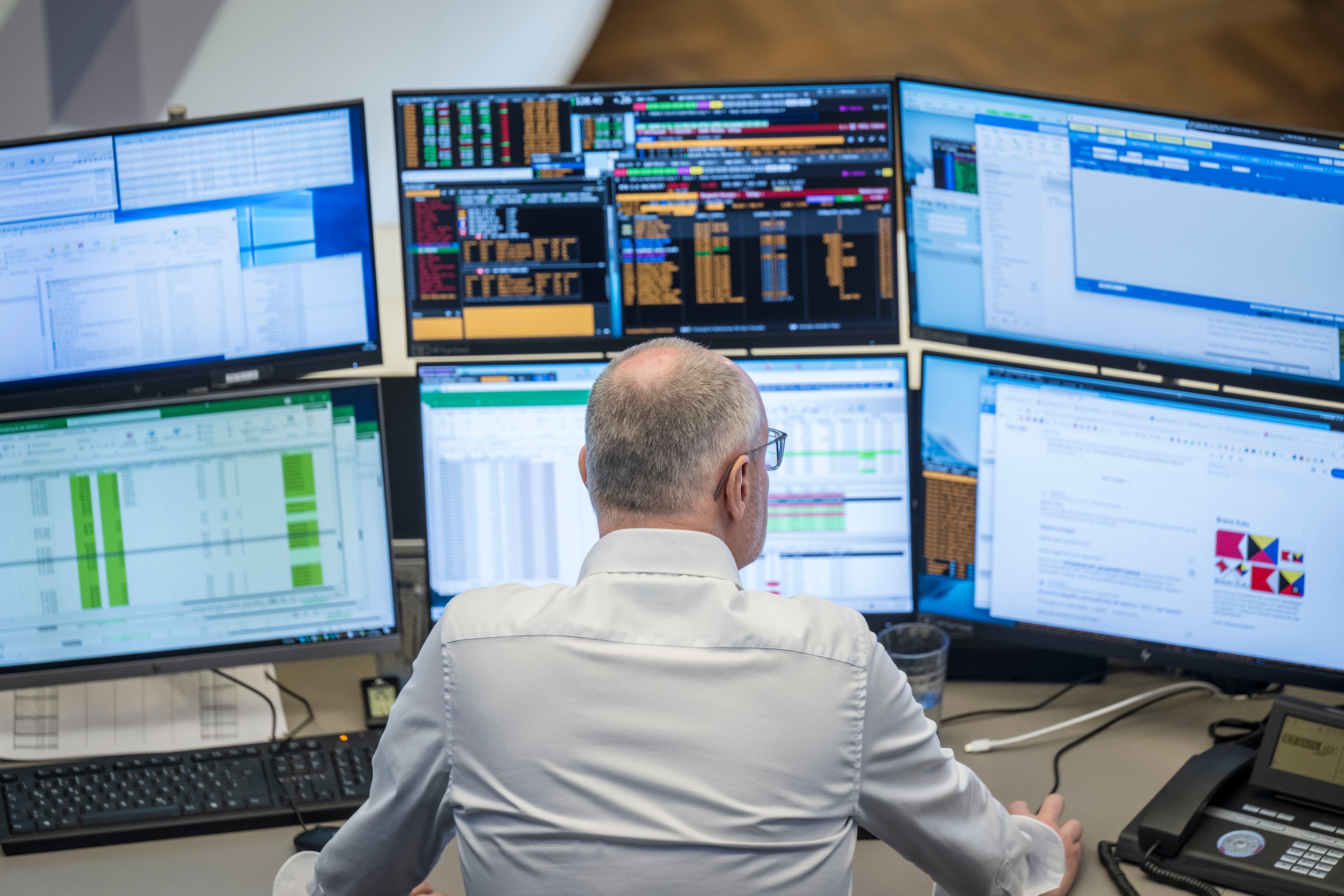 AI boom meets Iran tensions as oil risk tests global markets