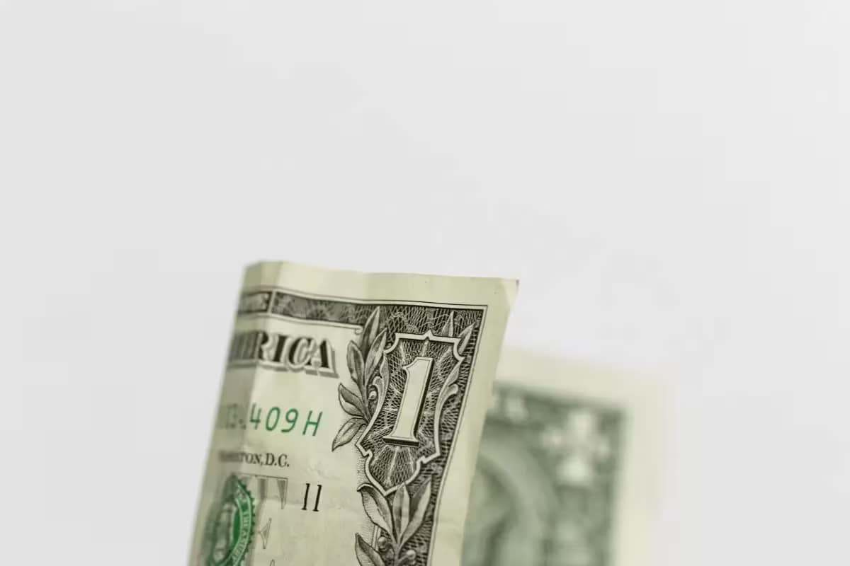 USD extra