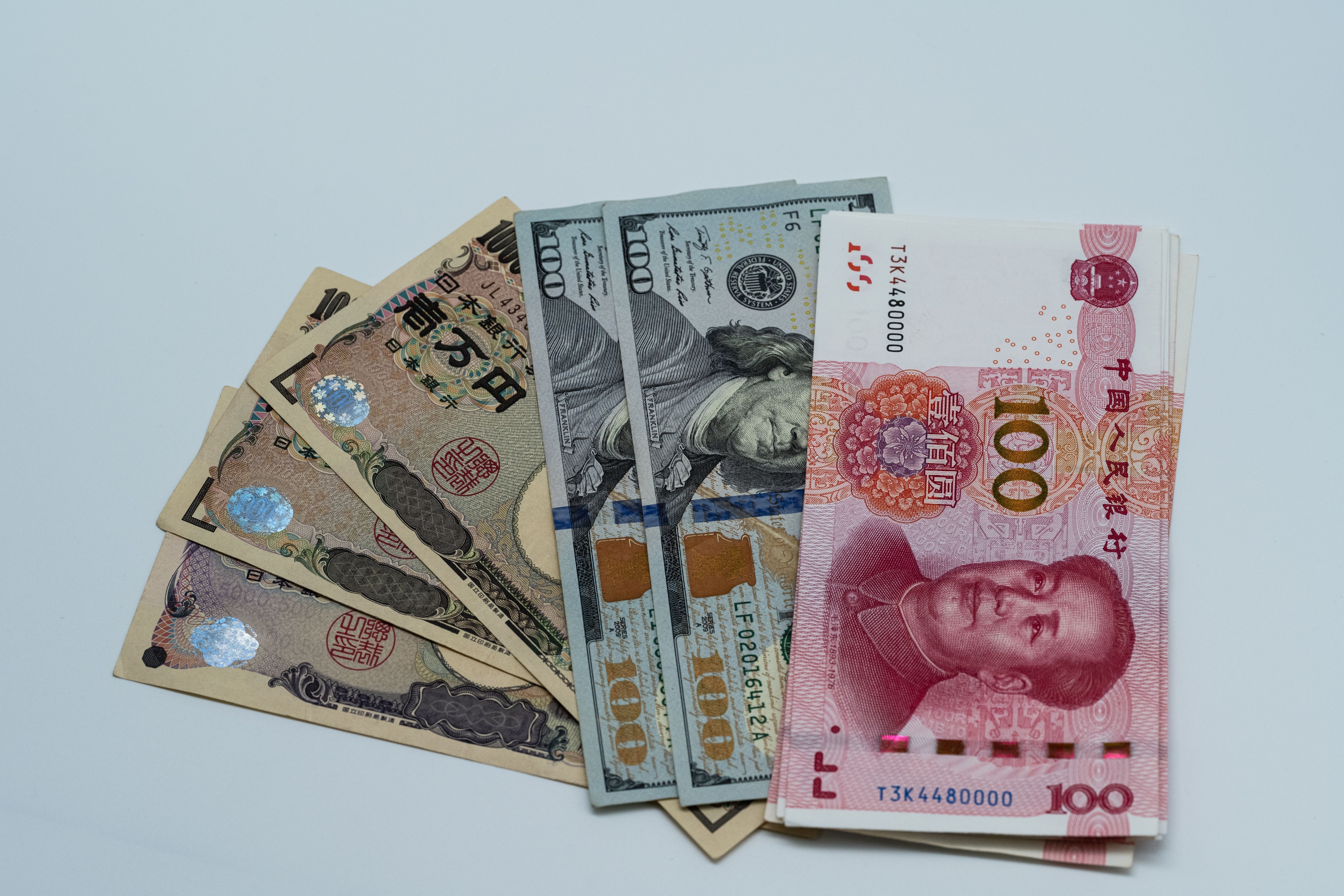 Fed, BoE and BoJ: three different monetary cycles and potential FX impact