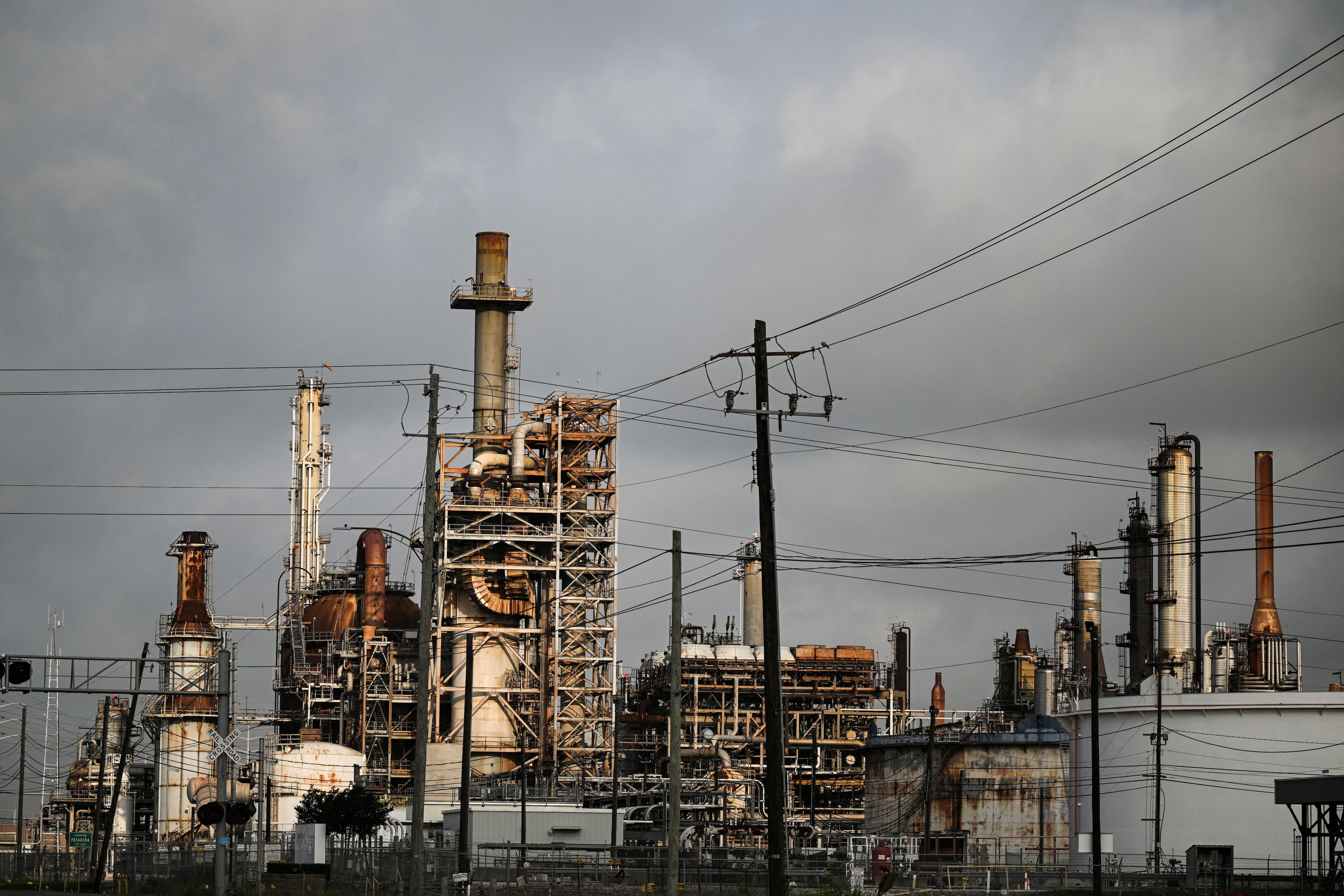 Crude oil caught between Iran tensions and supply-demand fundamentals