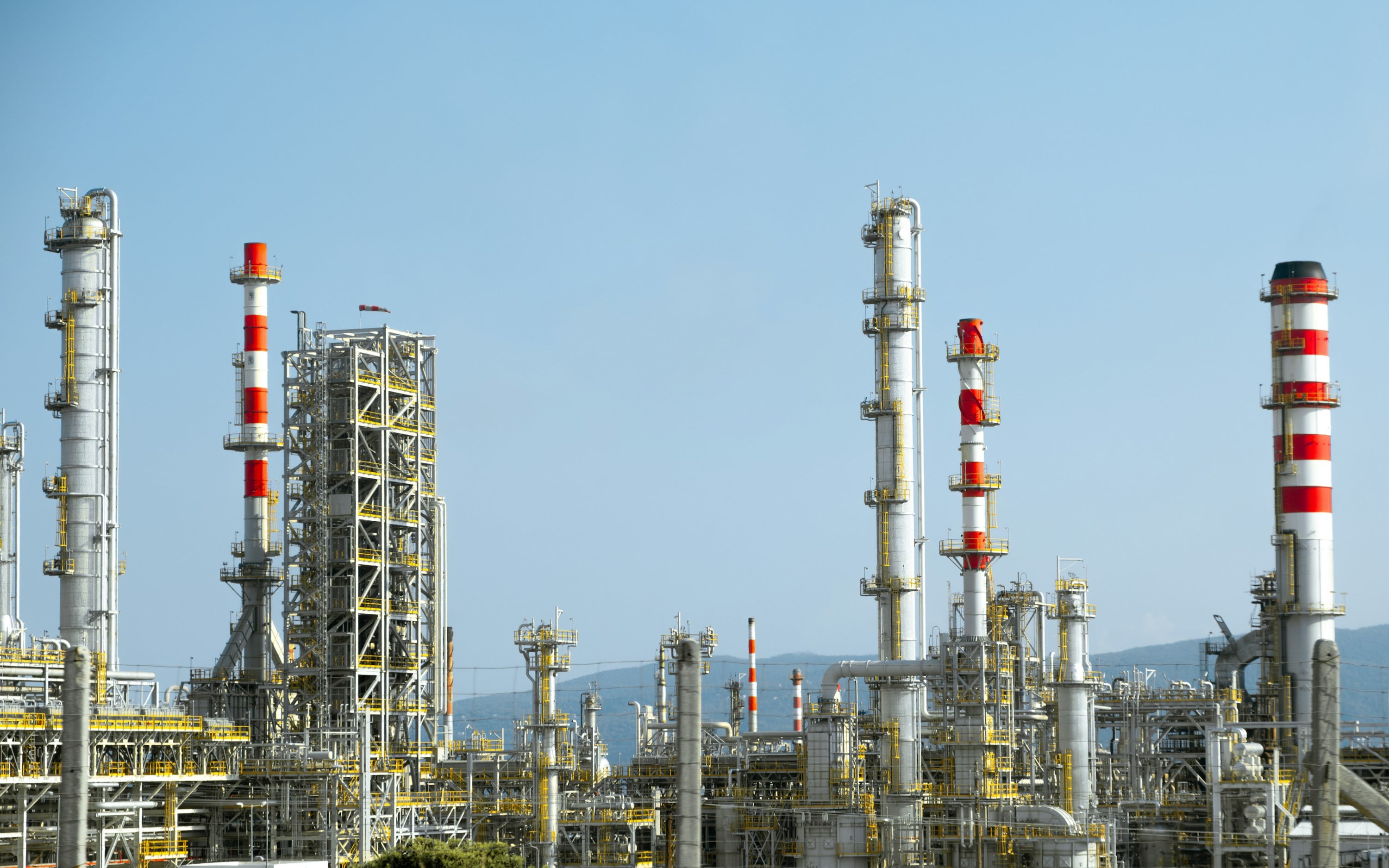Brent oil extends rebound after holding key support